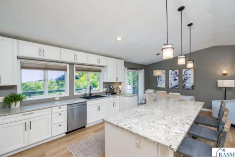 40 North Hill Court Mankato MN 56001