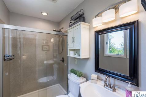 40 North Hill Court Mankato MN 56001