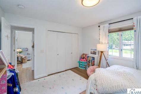 40 North Hill Court Mankato MN 56001