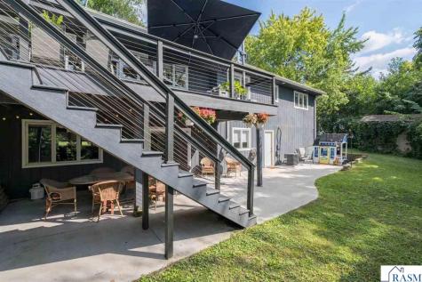 40 North Hill Court Mankato MN 56001