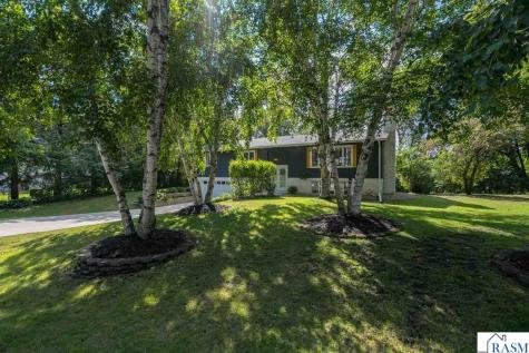 40 North Hill Court Mankato MN 56001
