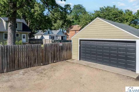 431 Nicollet Avenue North Mankato MN 56003