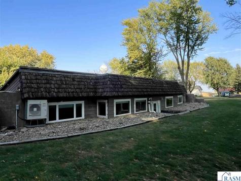 525 Elwell Avenue Butterfield MN 56120