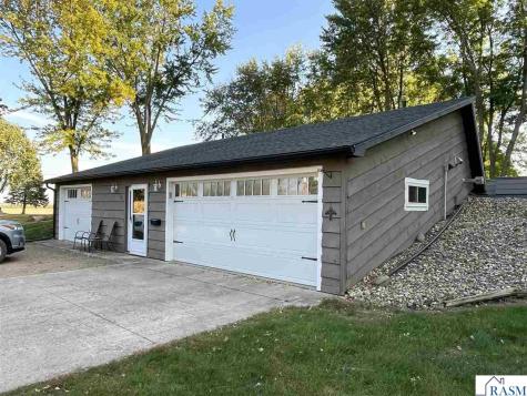 525 Elwell Avenue Butterfield MN 56120
