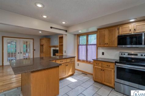 1002 Oak Terrace Drive North Mankato MN 56003