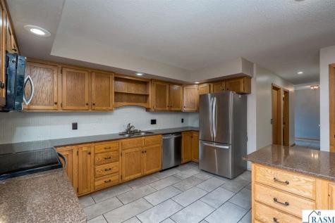 1002 Oak Terrace Drive North Mankato MN 56003