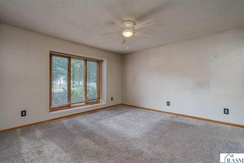 1002 Oak Terrace Drive North Mankato MN 56003