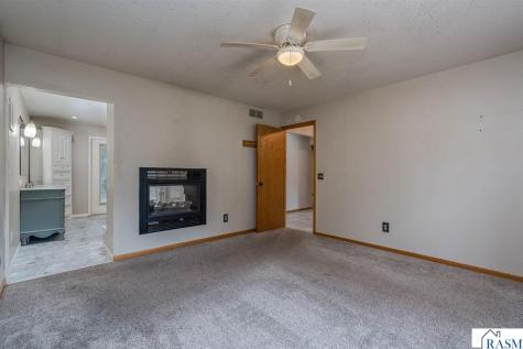1002 Oak Terrace Drive North Mankato MN 56003