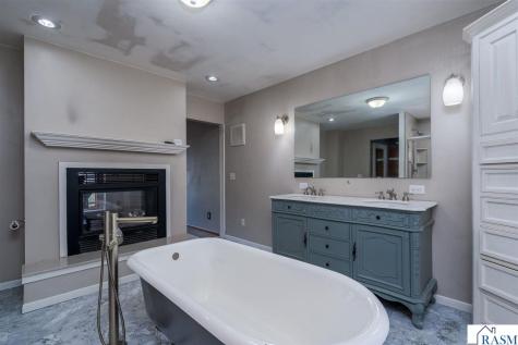 1002 Oak Terrace Drive North Mankato MN 56003
