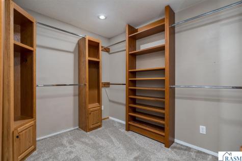 1002 Oak Terrace Drive North Mankato MN 56003