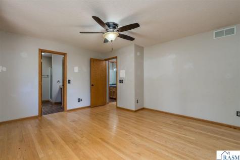 1002 Oak Terrace Drive North Mankato MN 56003