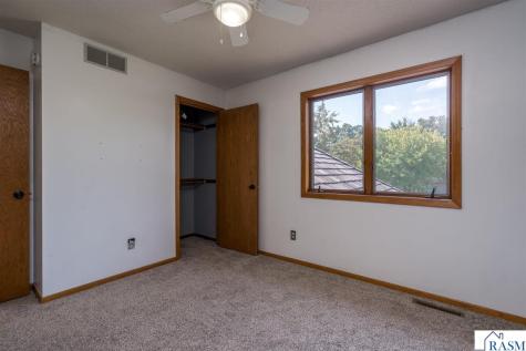 1002 Oak Terrace Drive North Mankato MN 56003