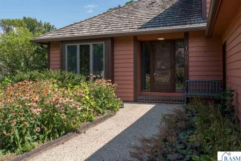 1002 Oak Terrace Drive North Mankato MN 56003