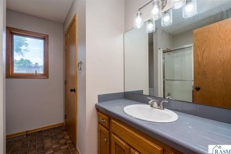 1002 Oak Terrace Drive North Mankato MN 56003