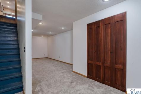 1002 Oak Terrace Drive North Mankato MN 56003