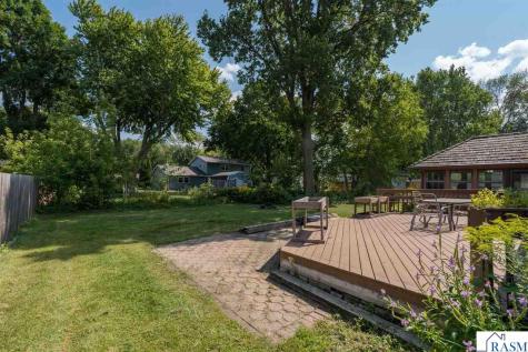 1002 Oak Terrace Drive North Mankato MN 56003