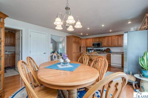 1007 Crystal Lake Drive Lake Crystal MN 56055