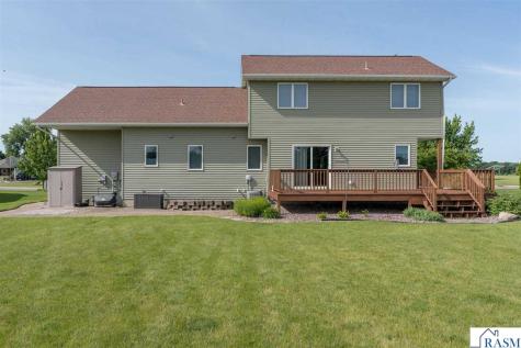 1007 Crystal Lake Drive Lake Crystal MN 56055