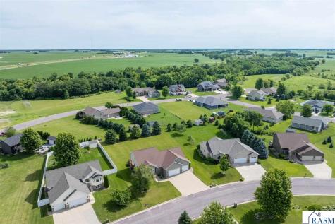 1007 Crystal Lake Drive Lake Crystal MN 56055