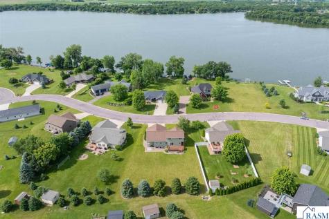 1007 Crystal Lake Drive Lake Crystal MN 56055