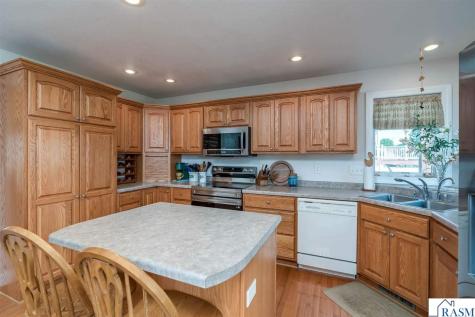 1007 Crystal Lake Drive Lake Crystal MN 56055