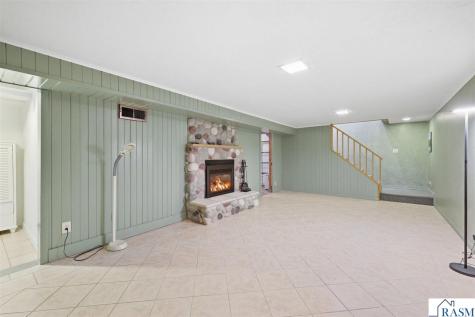 137 N Moringside Drive Le Sueur MN 56058