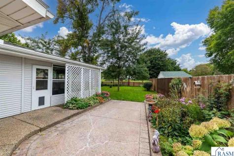 137 N Moringside Drive Le Sueur MN 56058