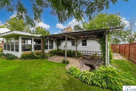 137 N Moringside Drive Le Sueur MN 56058