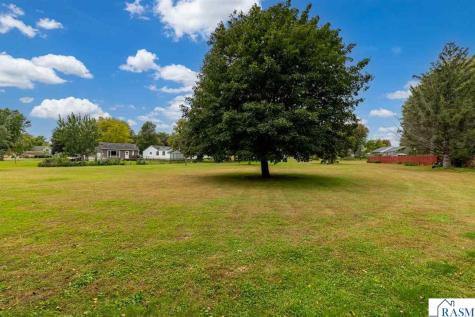 137 N Moringside Drive Le Sueur MN 56058