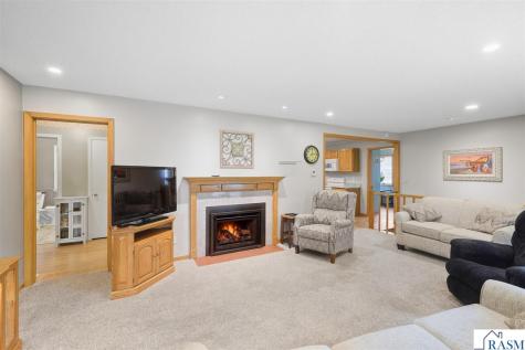 137 N Moringside Drive Le Sueur MN 56058