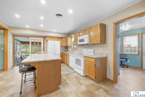 137 N Moringside Drive Le Sueur MN 56058