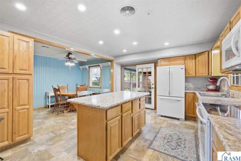 137 N Moringside Drive Le Sueur MN 56058