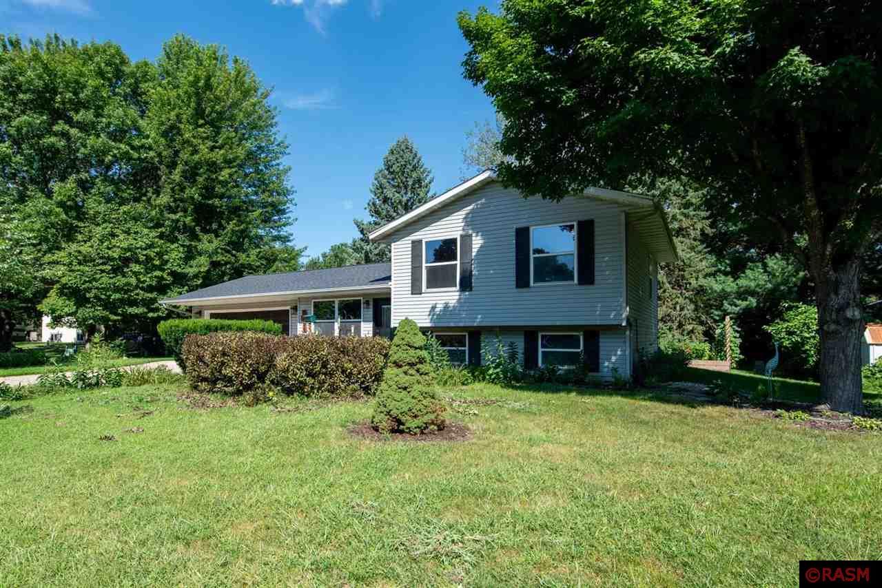 1704 Mission Lane St. Peter MN 56082