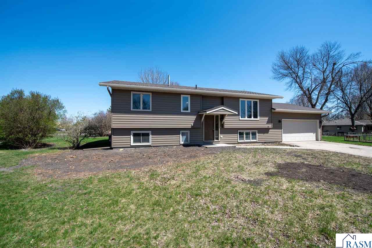 105 Chatsworth Drive Mankato MN 56001