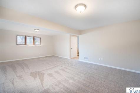 105 Chatsworth Drive Mankato MN 56001