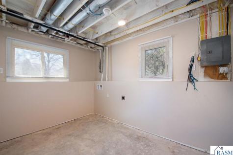 105 Chatsworth Drive Mankato MN 56001