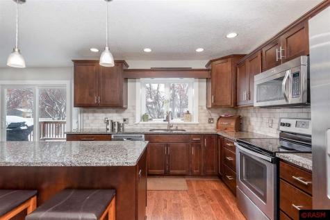 101 Manchester Court Mankato MN 56001