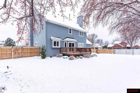 101 Manchester Court Mankato MN 56001