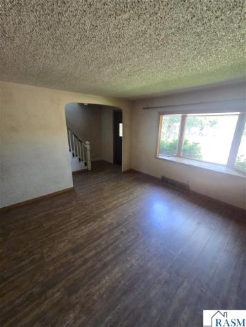 826 S 6th Avenue St. James MN 56081