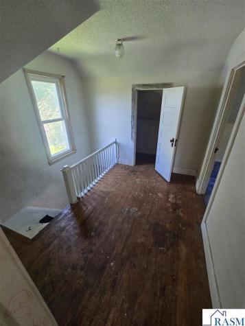 826 S 6th Avenue St. James MN 56081