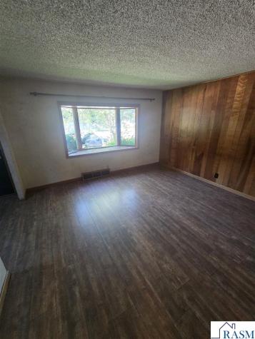 826 S 6th Avenue St. James MN 56081