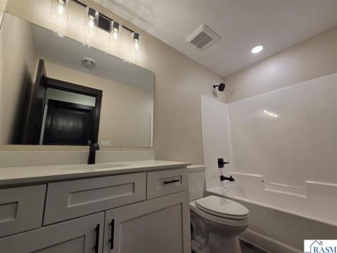 17 Kodiak Court North Mankato MN 56003-5200