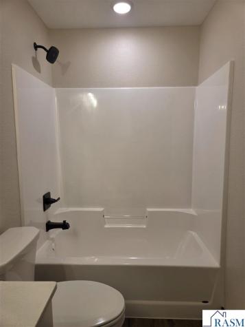 17 Kodiak Court North Mankato MN 56003-5200