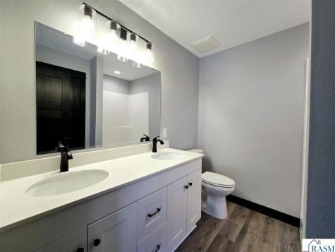 17 Kodiak Court North Mankato MN 56003-5200
