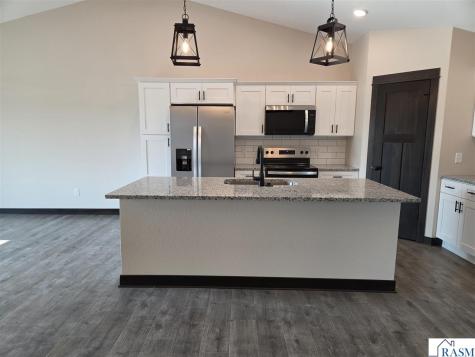 17 Kodiak Court North Mankato MN 56003-5200