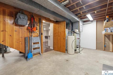 305 SE 9th Avenue Waseca MN 56093