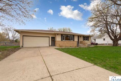305 SE 9th Avenue Waseca MN 56093