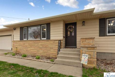 305 SE 9th Avenue Waseca MN 56093