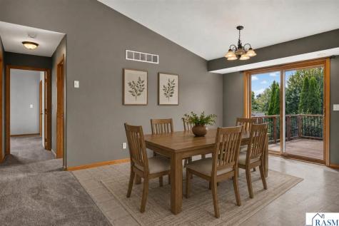 206 Hunters Court Eagle Lake MN 56024
