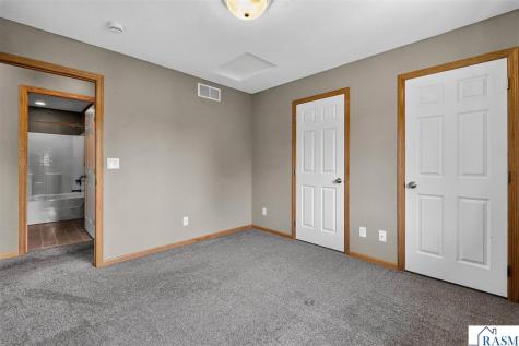 206 Hunters Court Eagle Lake MN 56024